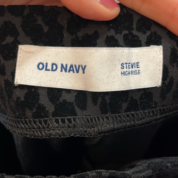 Old Navy Black Cheetah Velvet Skinny Pull On Stevie High Rise Pants - Size M - Picture 5 of 7